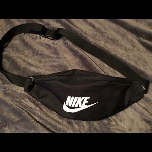 Nike fanny pack-like new condition!
